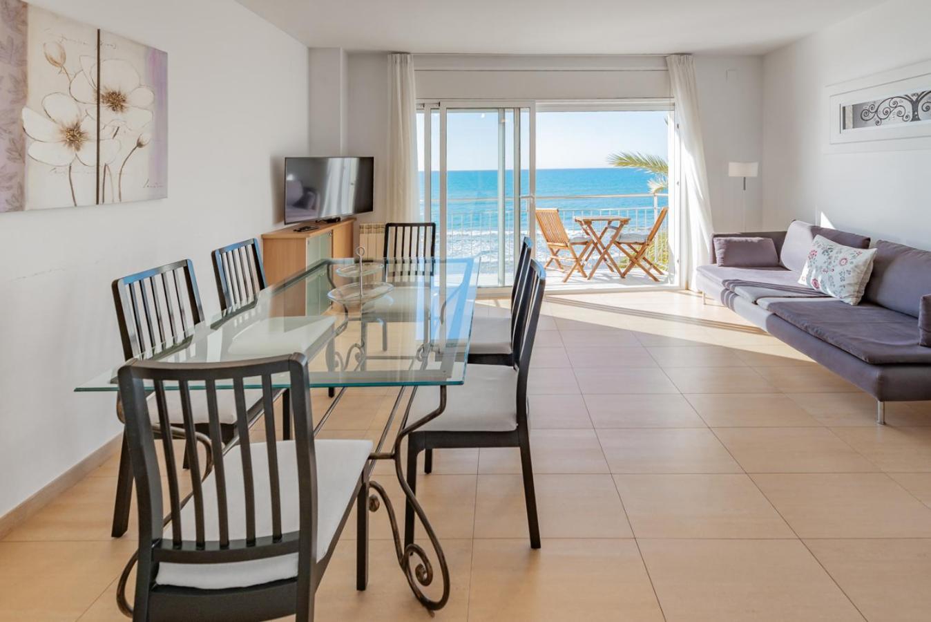 Insitges Sant Sebastia'S Beach מראה חיצוני תמונה