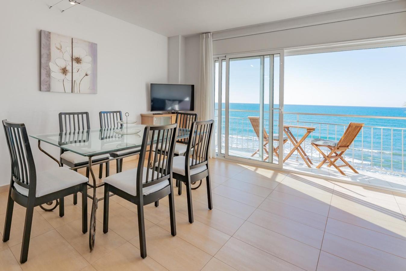 Insitges Sant Sebastia'S Beach מראה חיצוני תמונה