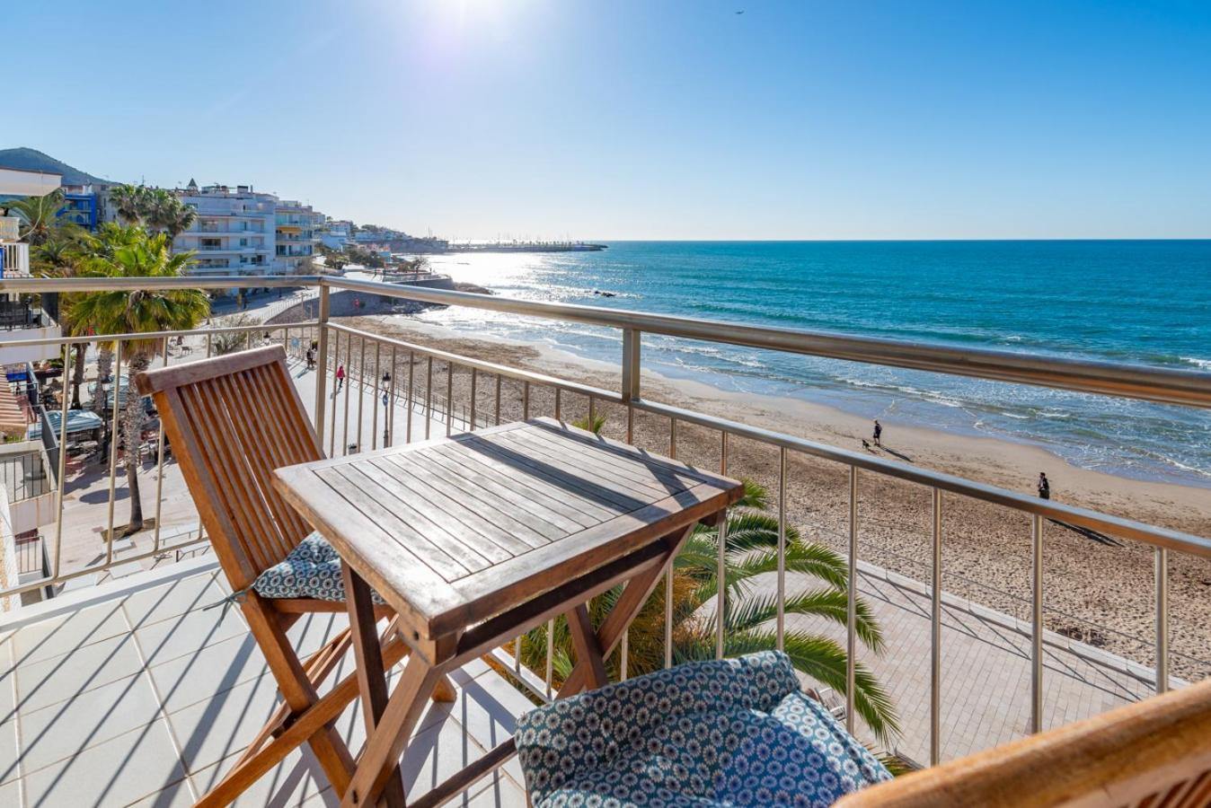 Insitges Sant Sebastia'S Beach מראה חיצוני תמונה