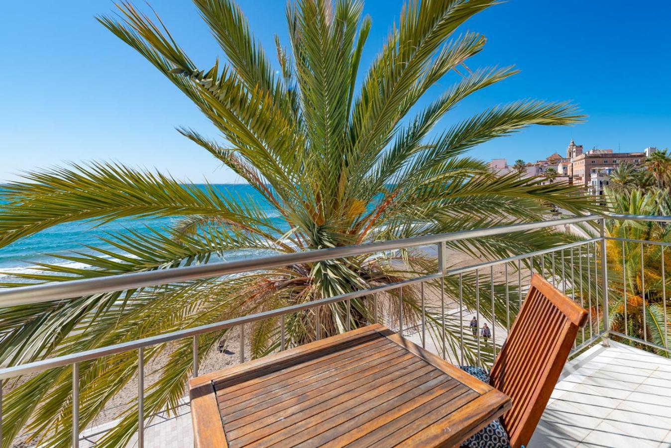 Insitges Sant Sebastia'S Beach מראה חיצוני תמונה